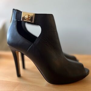 Michael Michael Kors Lawson Bootie black leather size 8